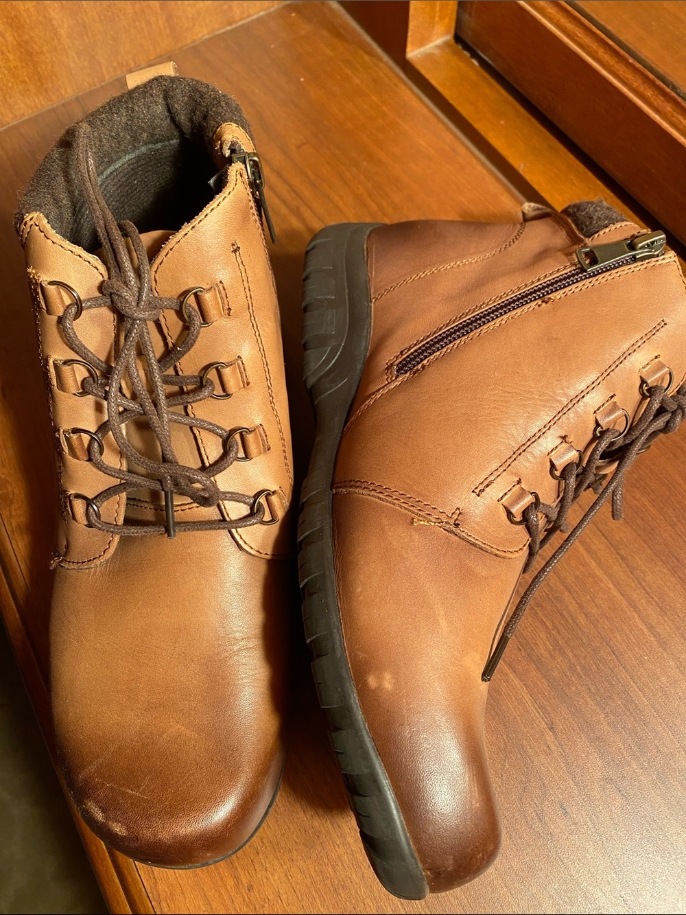 Propet Brown Leather Lace-Up Chukka Boots with Side Zip-8.5 Timeless Classic